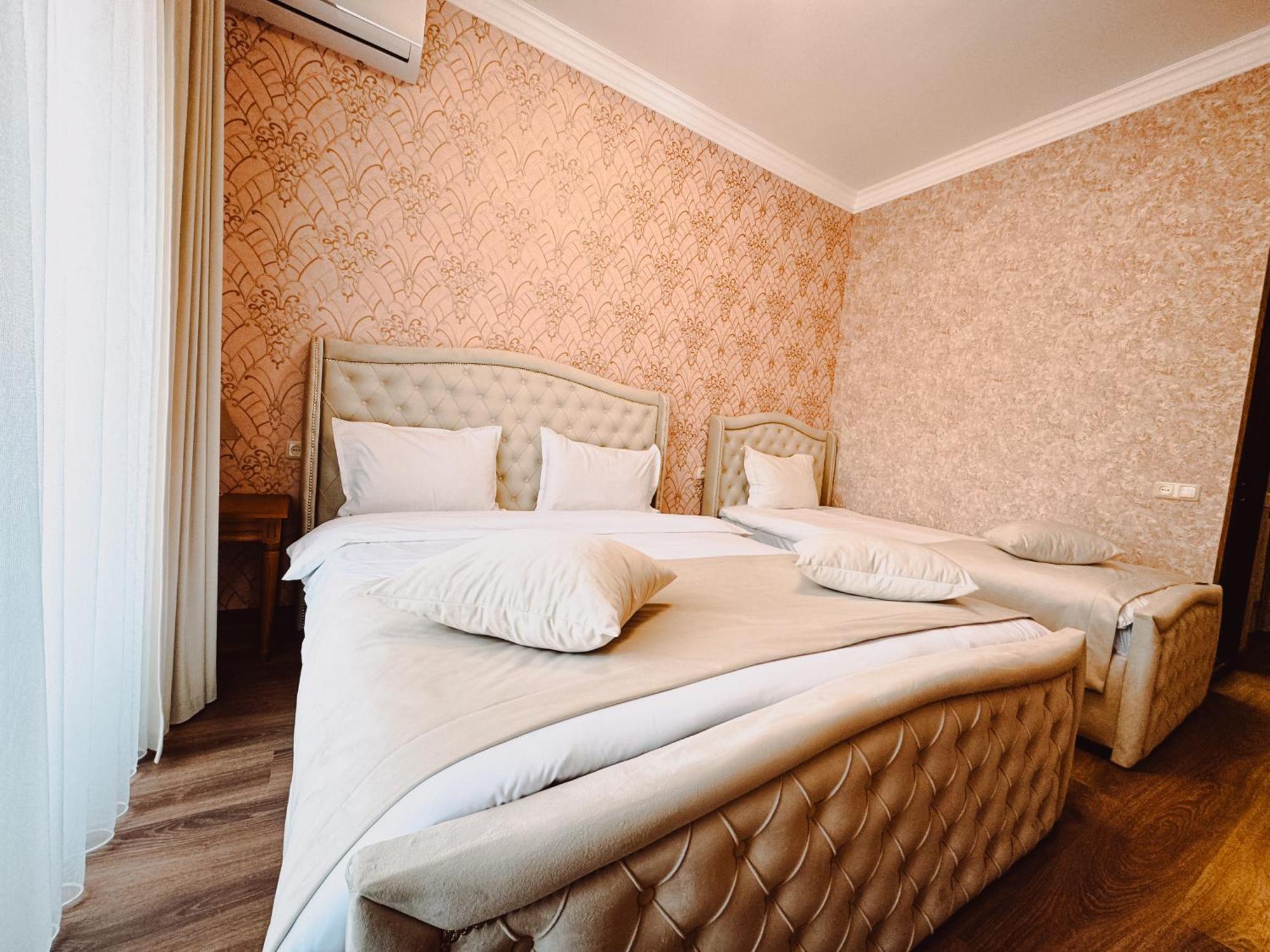 Armenia Hotel Γιερεβάν Εξωτερικό φωτογραφία