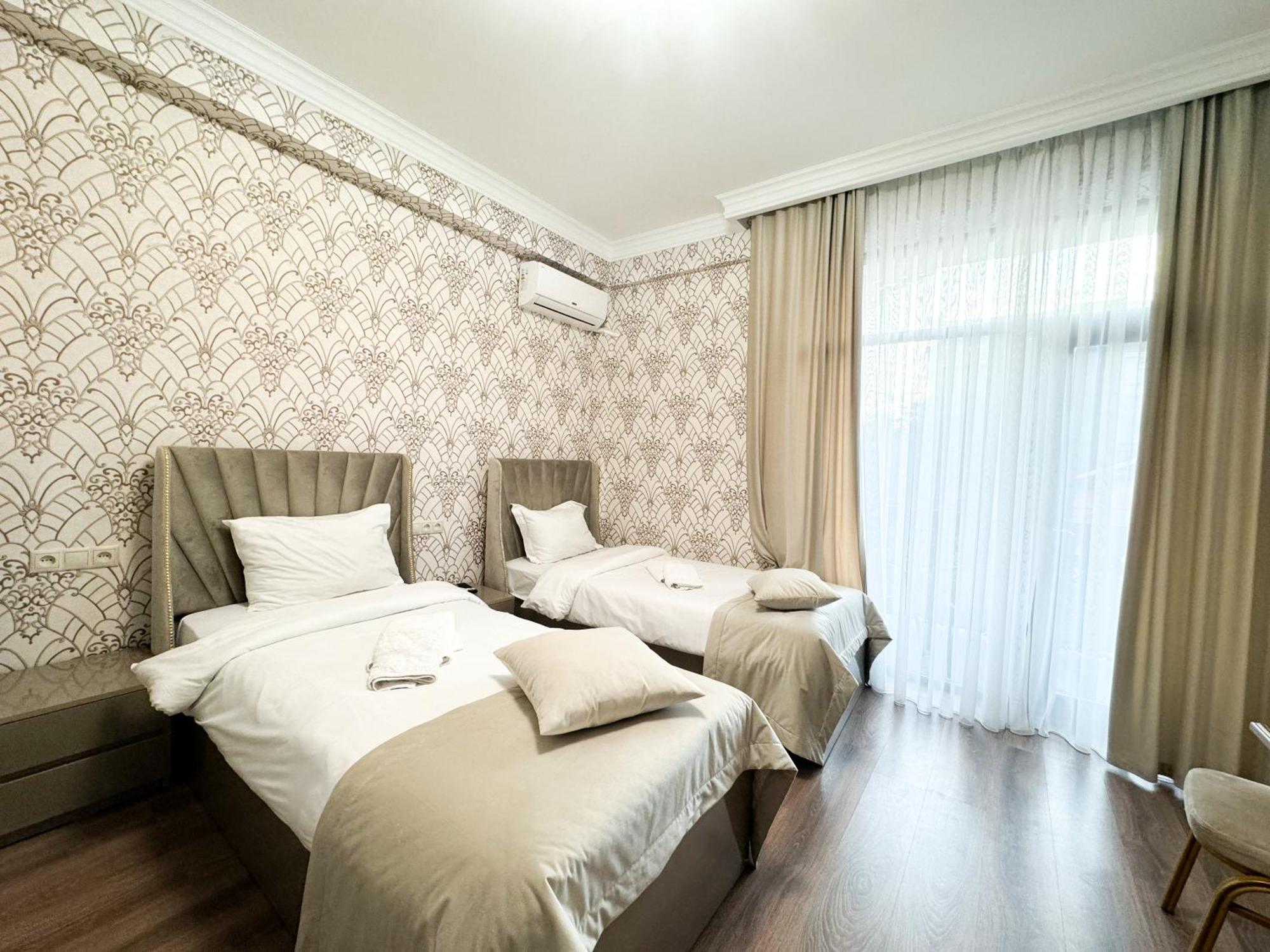 Armenia Hotel Γιερεβάν Εξωτερικό φωτογραφία