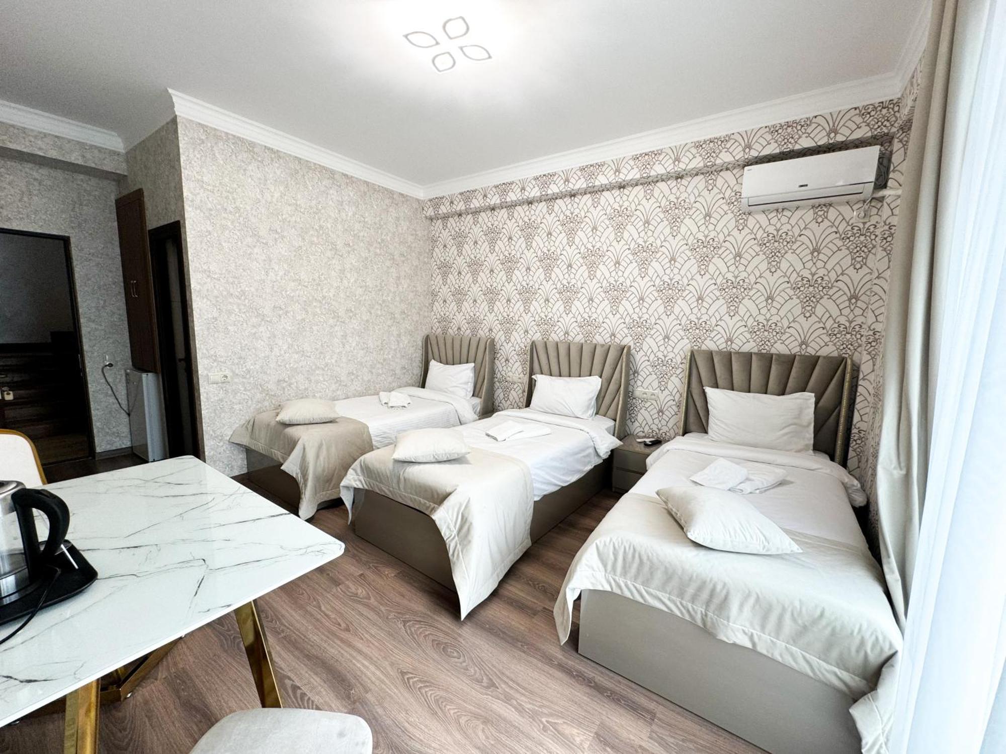 Armenia Hotel Γιερεβάν Εξωτερικό φωτογραφία