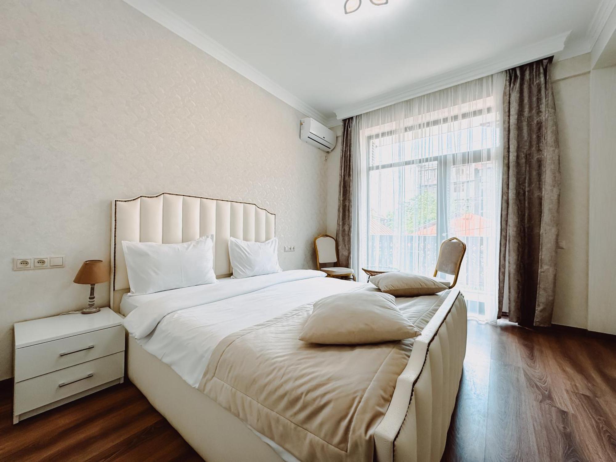Armenia Hotel Γιερεβάν Εξωτερικό φωτογραφία