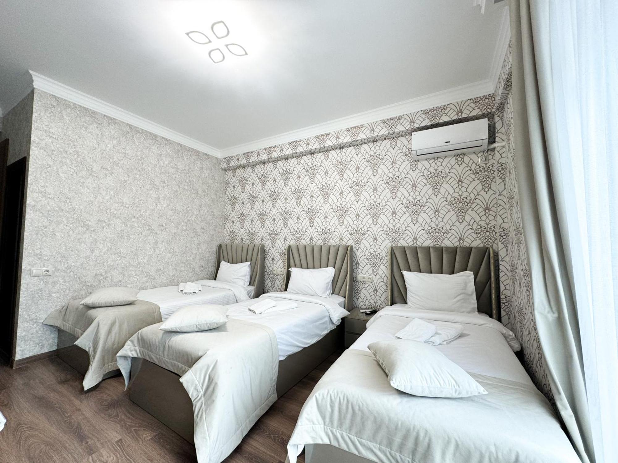 Armenia Hotel Γιερεβάν Δωμάτιο φωτογραφία