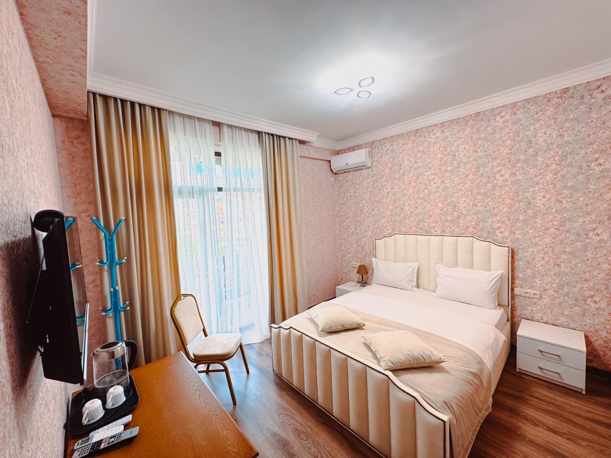 Armenia Hotel Γιερεβάν Εξωτερικό φωτογραφία