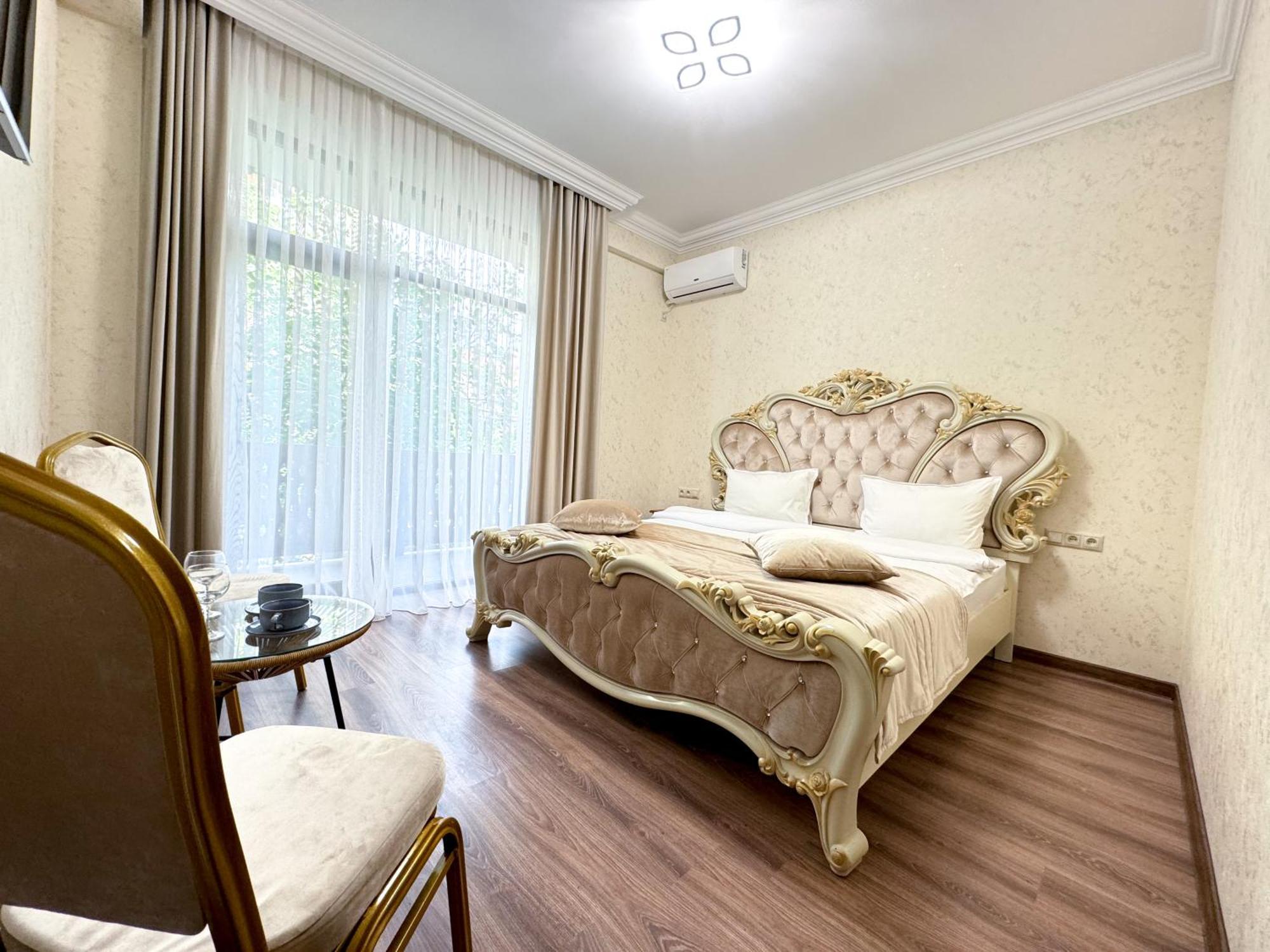 Armenia Hotel Γιερεβάν Εξωτερικό φωτογραφία