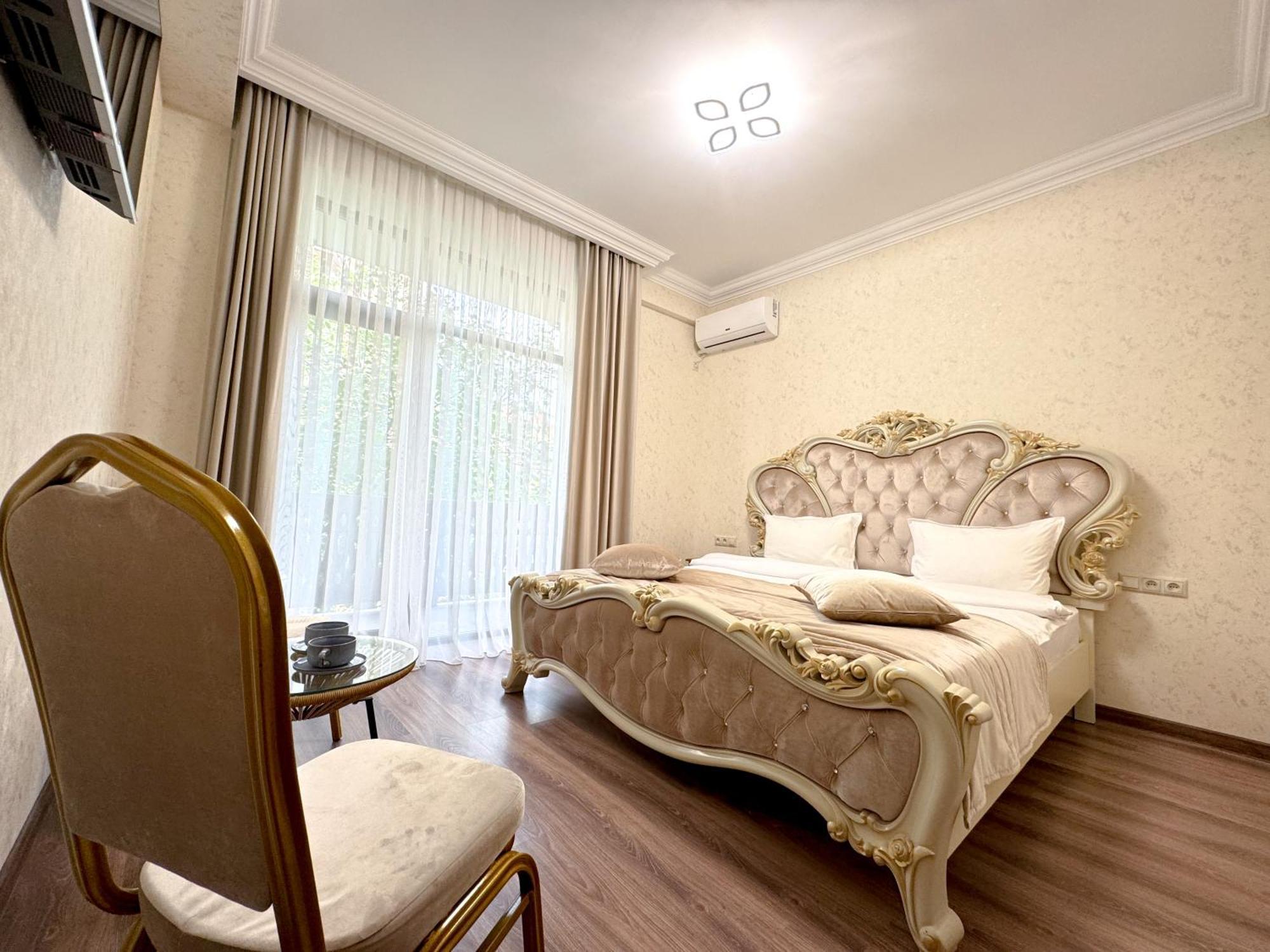 Armenia Hotel Γιερεβάν Εξωτερικό φωτογραφία