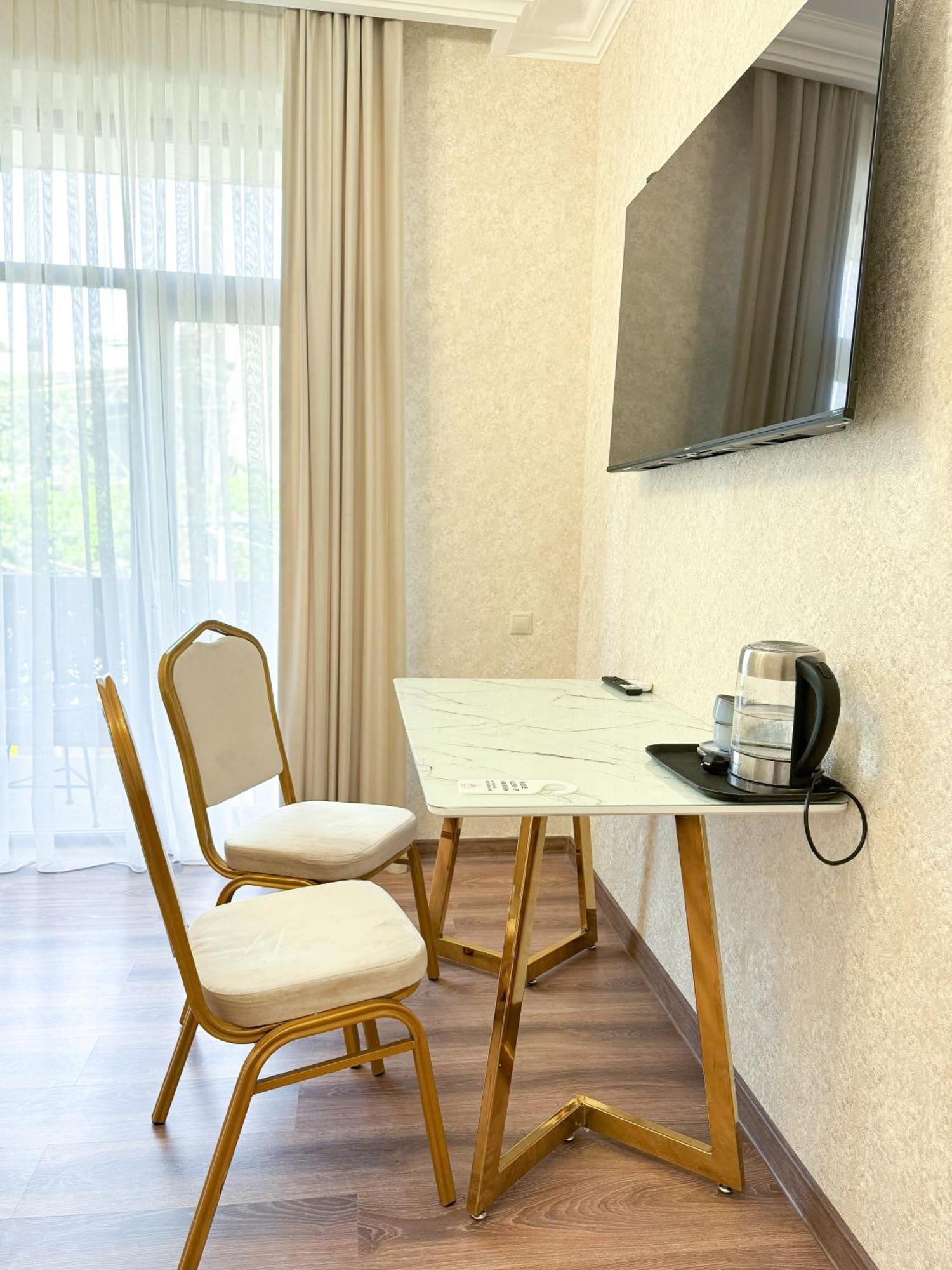 Armenia Hotel Γιερεβάν Εξωτερικό φωτογραφία