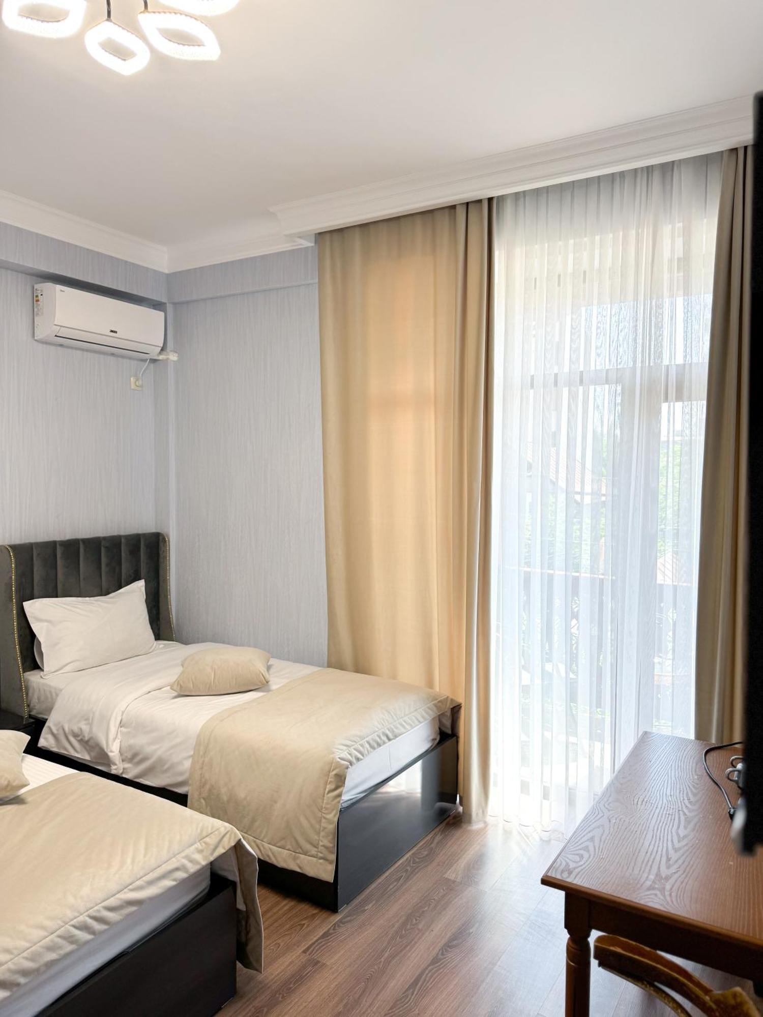 Armenia Hotel Γιερεβάν Εξωτερικό φωτογραφία