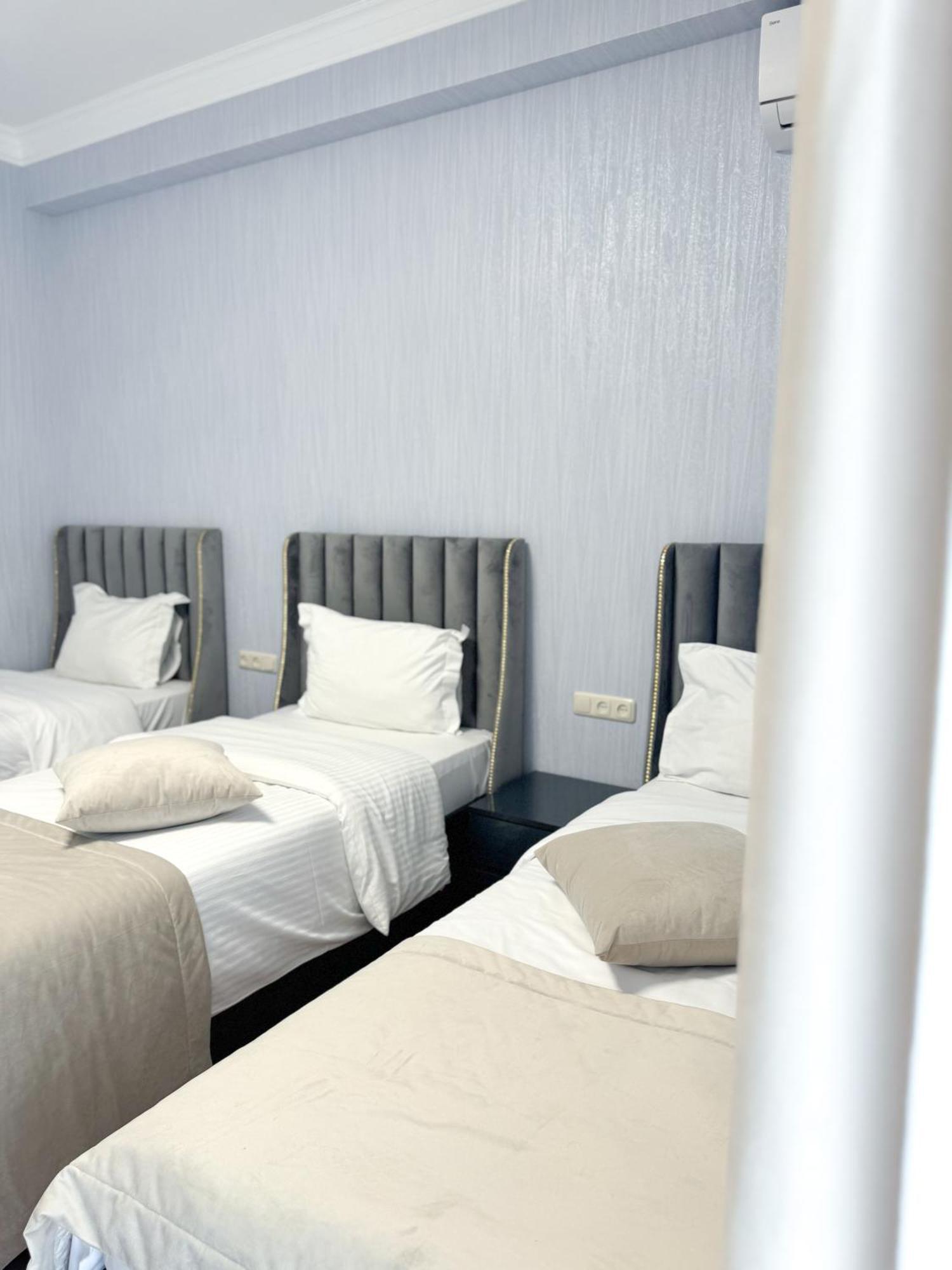 Armenia Hotel Γιερεβάν Εξωτερικό φωτογραφία