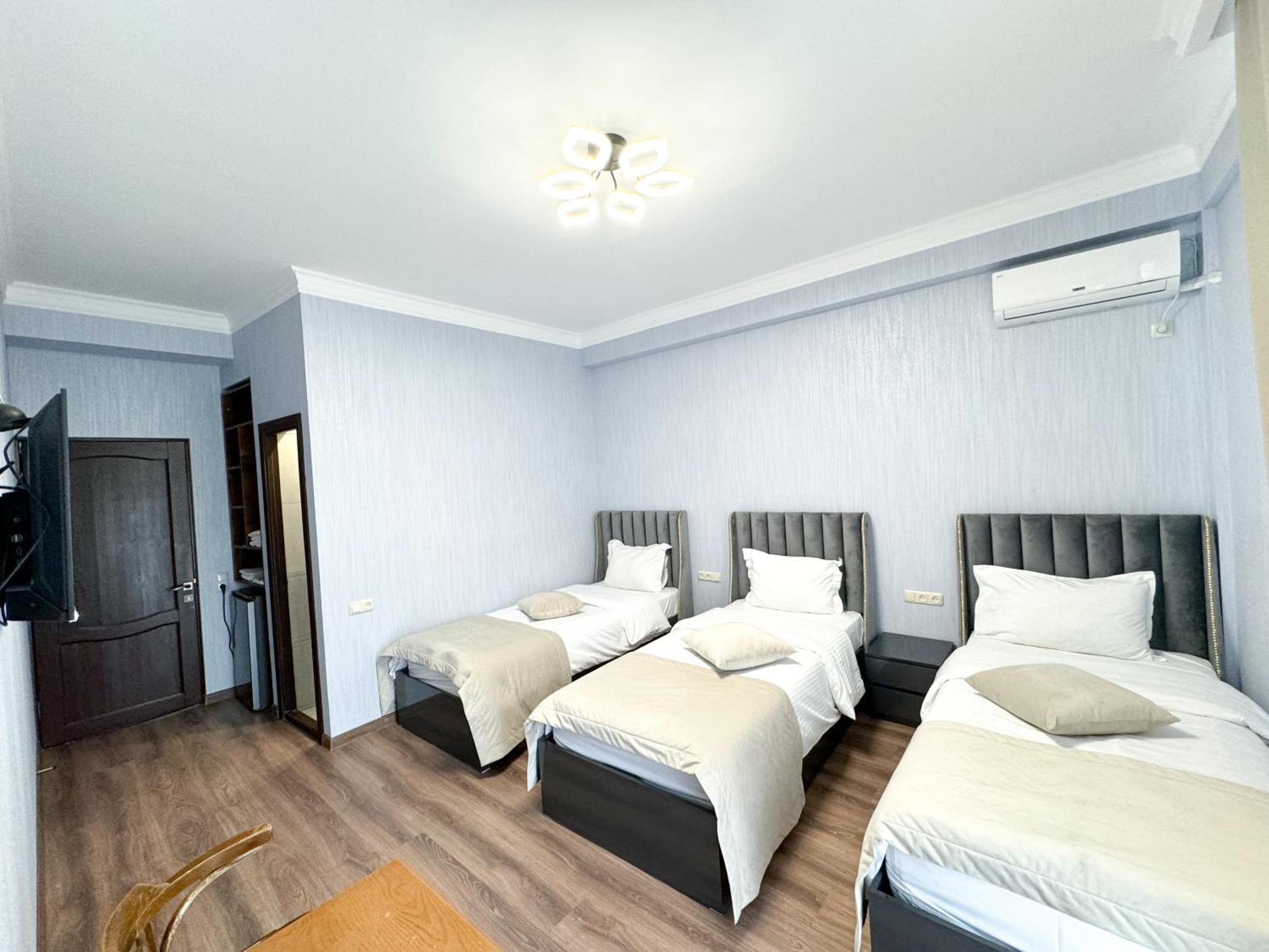 Armenia Hotel Γιερεβάν Εξωτερικό φωτογραφία