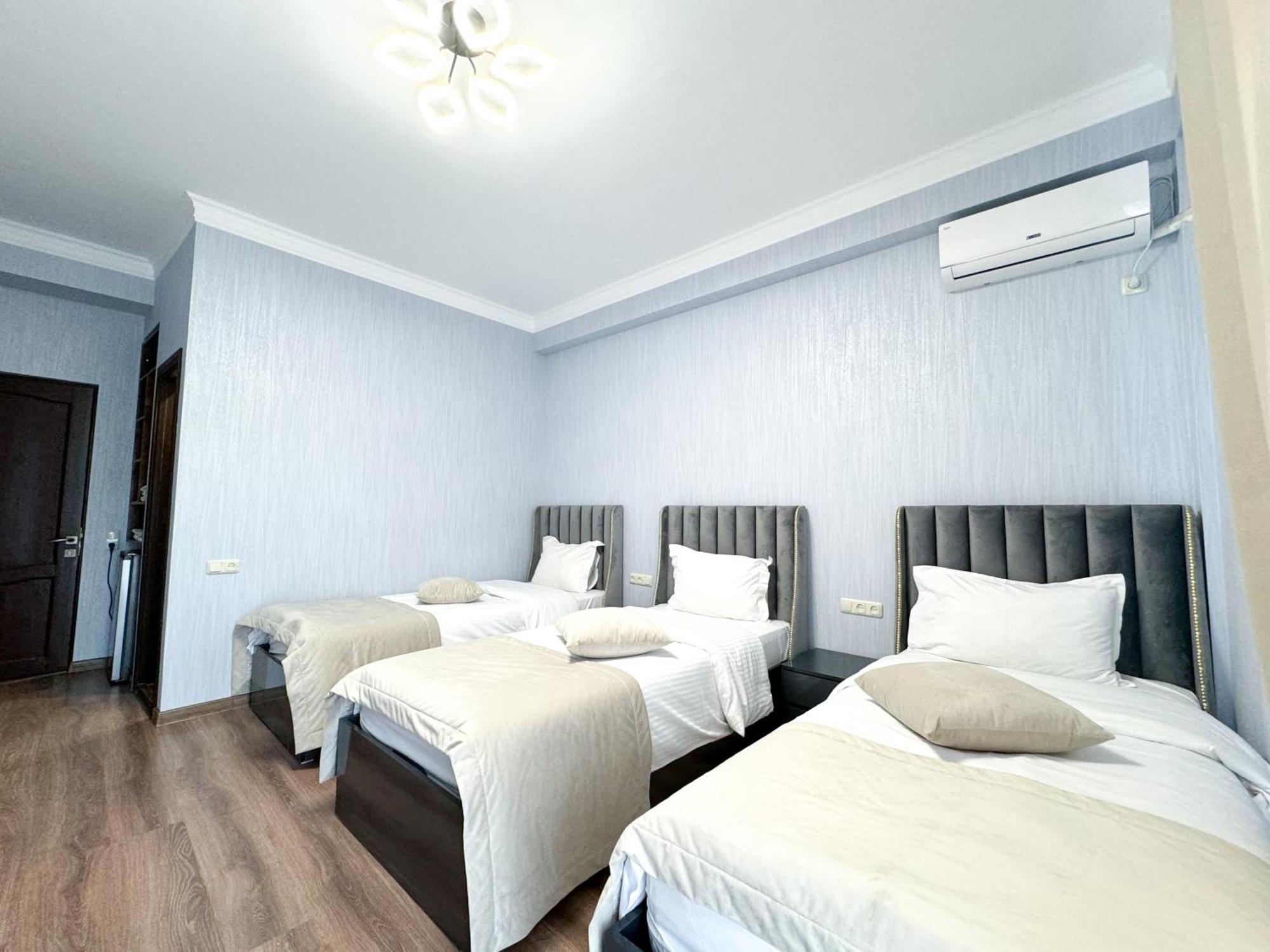 Armenia Hotel Γιερεβάν Εξωτερικό φωτογραφία