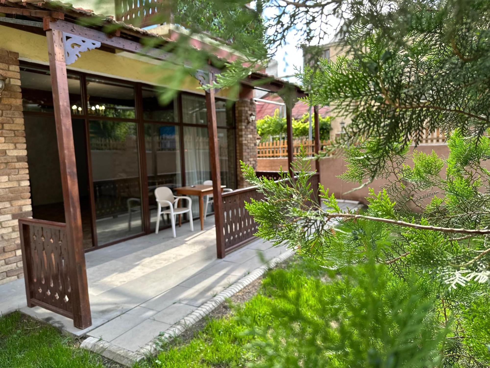 Armenia Hotel Γιερεβάν Εξωτερικό φωτογραφία