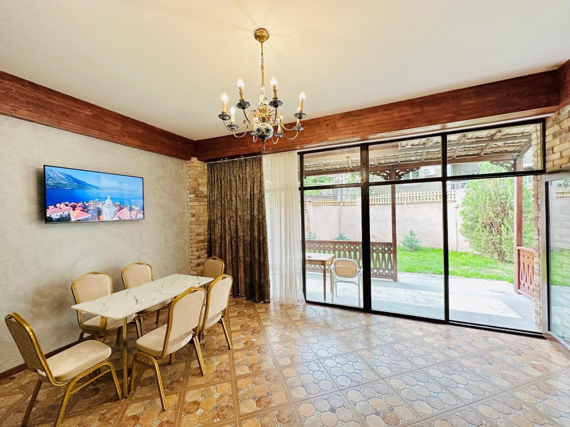 Armenia Hotel Γιερεβάν Εξωτερικό φωτογραφία